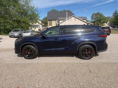 2022 Toyota Highlander LE 3.5 Liter V6 AWD 3rd Row Seating