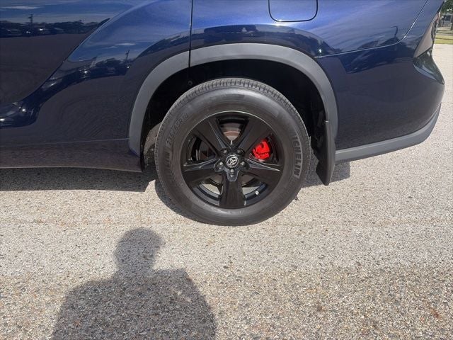 2022 Toyota Highlander LE 3.5 Liter V6 AWD 3rd Row Seating
