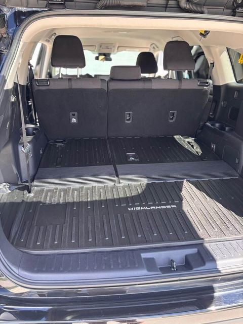 2020 Toyota Highlander LE 3.5 Liter V6 AWD 3rd Row Seating