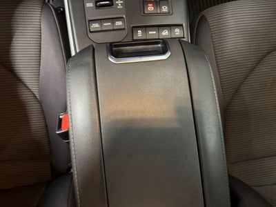 2020 Toyota Highlander LE 3.5 Liter V6 AWD 3rd Row Seating
