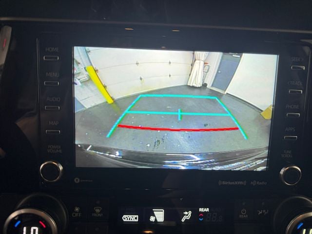 2020 Toyota Highlander LE 3.5 Liter V6 AWD 3rd Row Seating