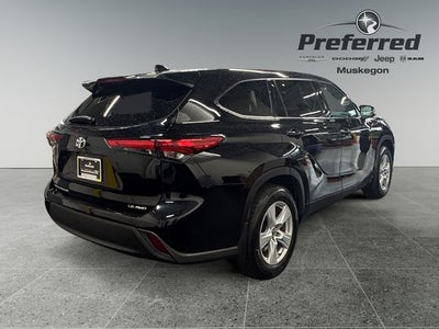 2020 Toyota Highlander LE 3.5 Liter V6 AWD 3rd Row Seating
