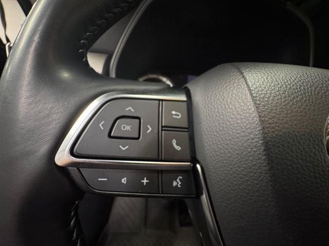 2020 Toyota Highlander LE 3.5 Liter V6 AWD 3rd Row Seating