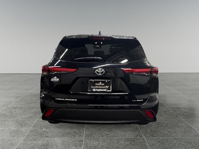 2020 Toyota Highlander LE 3.5 Liter V6 AWD 3rd Row Seating