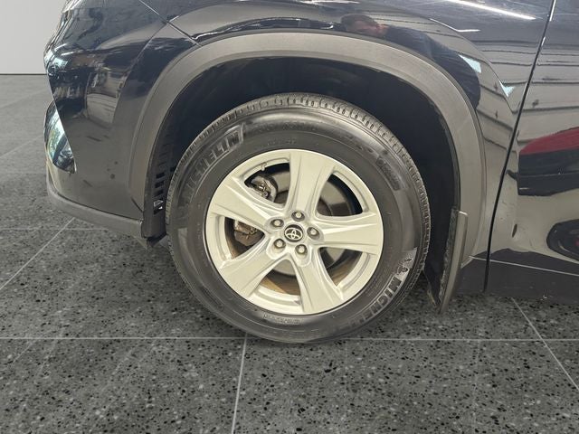 2020 Toyota Highlander LE 3.5 Liter V6 AWD 3rd Row Seating