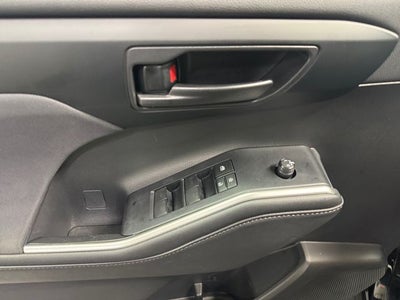 2020 Toyota Highlander LE 3.5 Liter V6 AWD 3rd Row Seating