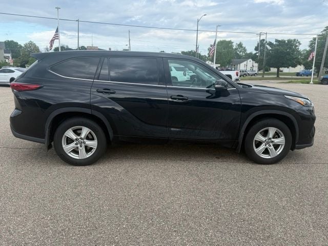 2020 Toyota Highlander LE 3.5 Liter V6 AWD 3rd Row Seating