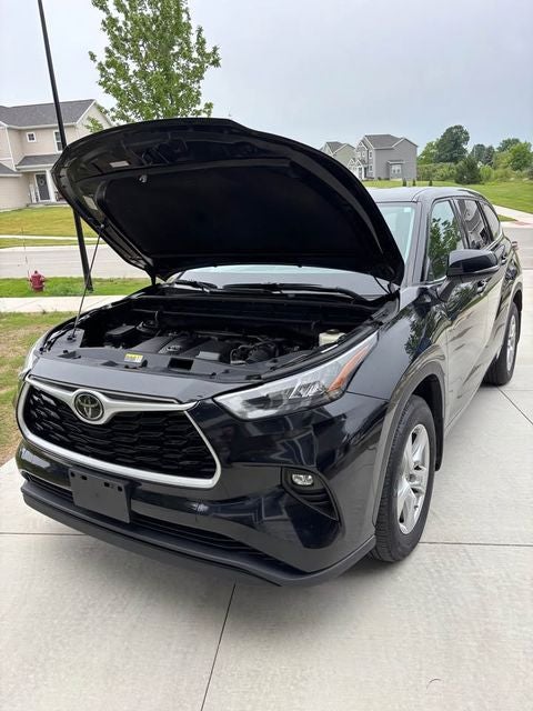 2020 Toyota Highlander LE 3.5 Liter V6 AWD 3rd Row Seating