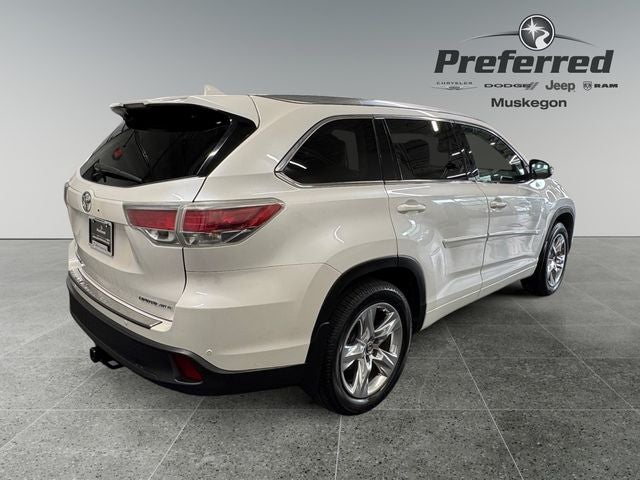2016 Toyota Highlander Limited 3.5 Liter V6 AWD 3rd Row Seating