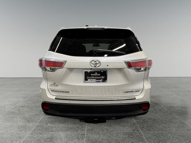 2016 Toyota Highlander Limited 3.5 Liter V6 AWD 3rd Row Seating