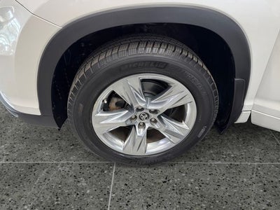 2016 Toyota Highlander Limited 3.5 Liter V6 AWD 3rd Row Seating