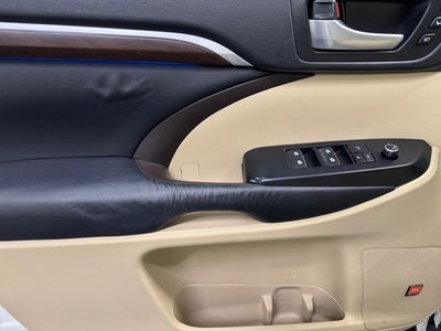 2016 Toyota Highlander Limited 3.5 Liter V6 AWD 3rd Row Seating