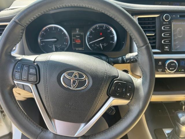 2016 Toyota Highlander Limited 3.5 Liter V6 AWD 3rd Row Seating