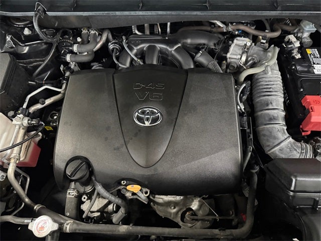 2021 Toyota Highlander XLE 3.5 Liter V6 AWD 3rd Row Seating