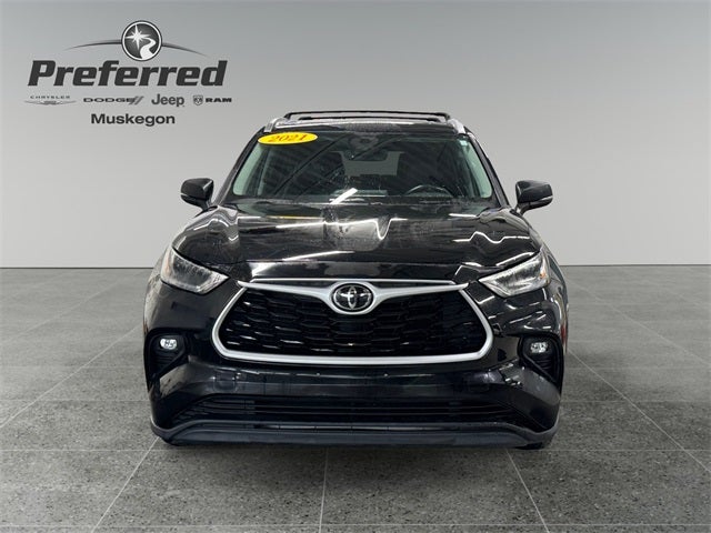 2021 Toyota Highlander XLE 3.5 Liter V6 AWD 3rd Row Seating