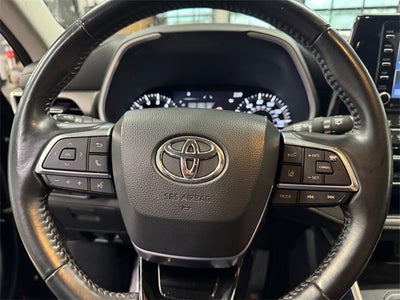 2021 Toyota Highlander XLE 3.5 Liter V6 AWD 3rd Row Seating