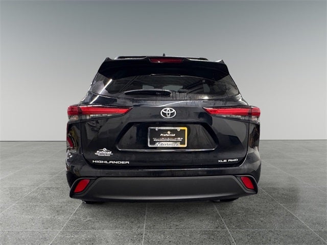 2021 Toyota Highlander XLE 3.5 Liter V6 AWD 3rd Row Seating