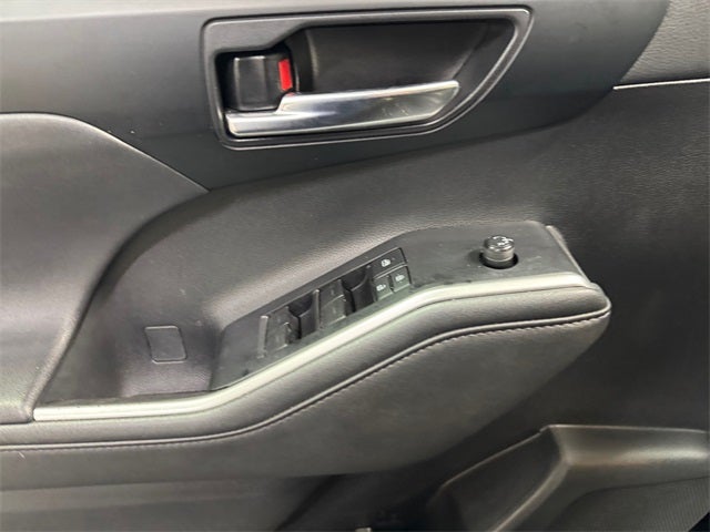 2021 Toyota Highlander XLE 3.5 Liter V6 AWD 3rd Row Seating