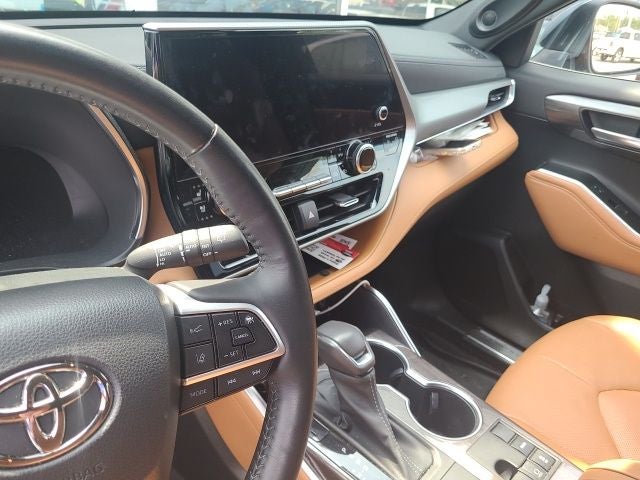 2023 Toyota Highlander Platinum 2.4 Liter Turbocharged FWD