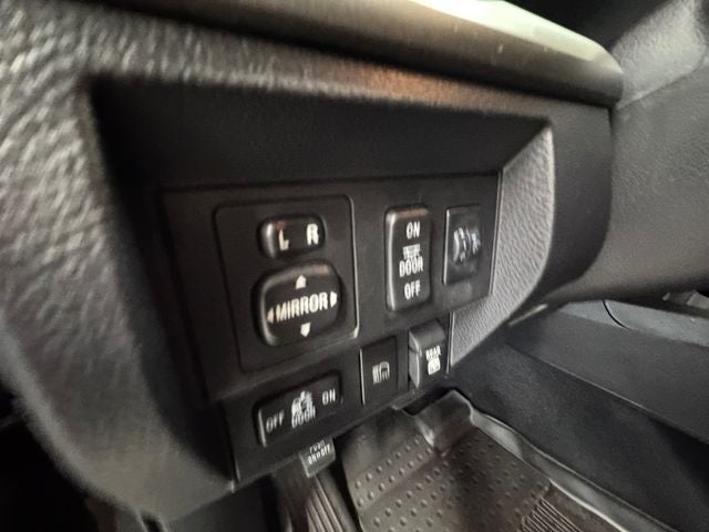 2020 Toyota Tundra SR5 5.7 Liter V8 i-Force CrewMax 4WD