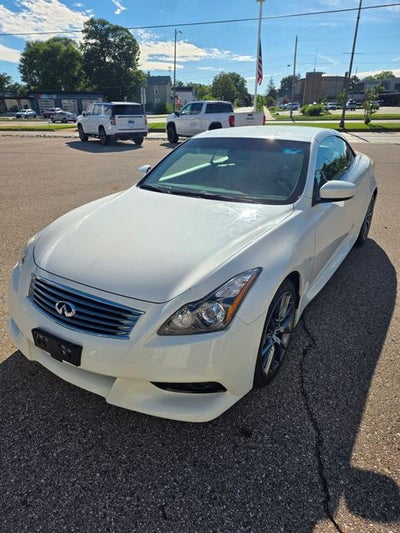 2015 INFINITI Q60 IPL Base 3.7 Liter V6 2D Convertible Automatic