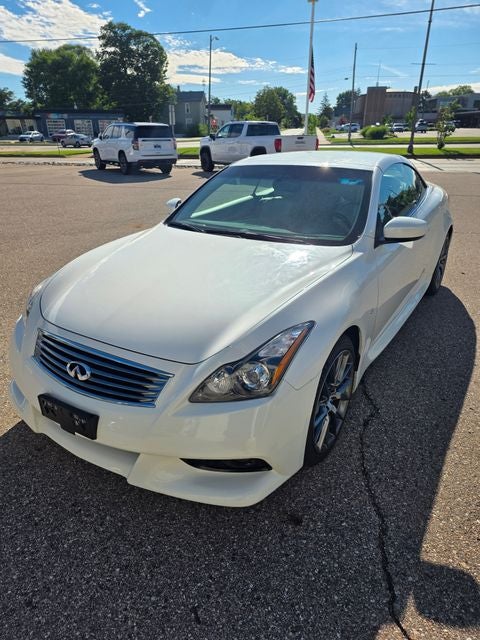 2015 INFINITI Q60 IPL Base 3.7 Liter V6 2D Convertible Automatic