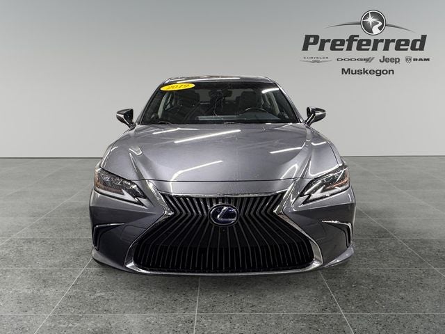 2019 Lexus ES 300h Luxury 2.5 Liter FWD