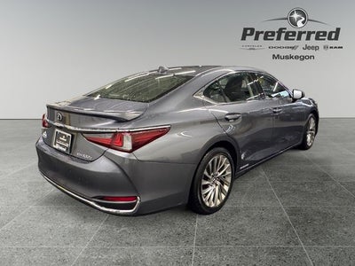 2019 Lexus ES 300h Luxury 2.5 Liter FWD
