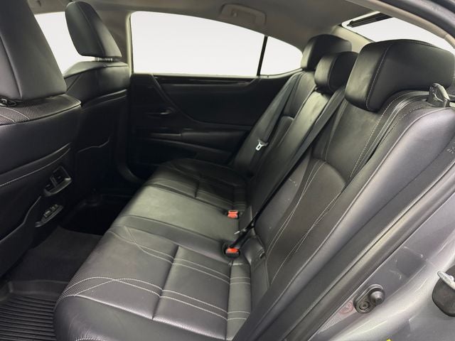 2019 Lexus ES 300h Luxury 2.5 Liter FWD