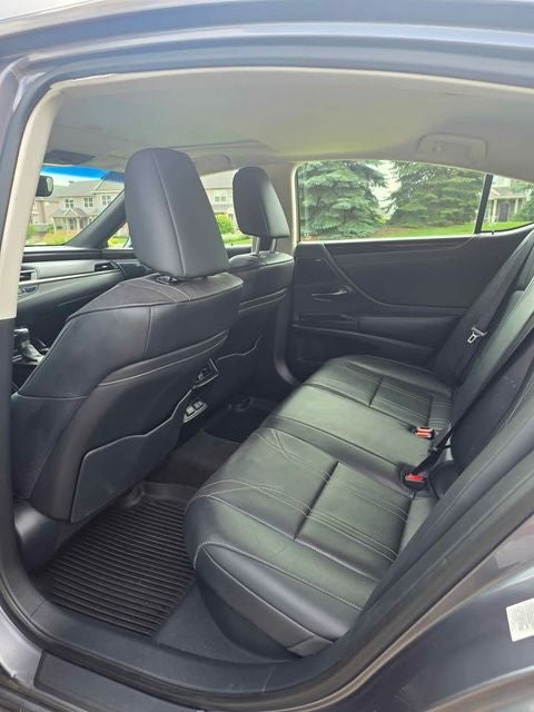 2019 Lexus ES 300h Luxury 2.5 Liter FWD