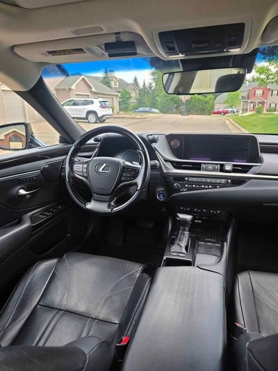 2019 Lexus ES 300h Luxury 2.5 Liter FWD