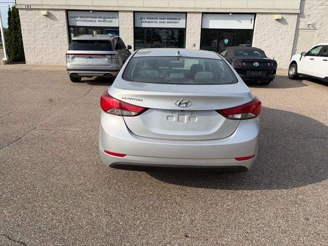 2015 Hyundai Elantra SE 1.8 Liter Sedan Automatic