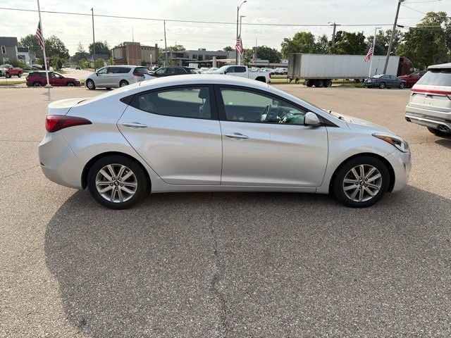 2015 Hyundai Elantra SE 1.8 Liter Sedan Automatic