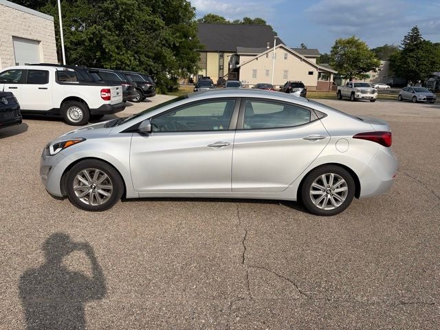 2015 Hyundai Elantra SE 1.8 Liter Sedan Automatic