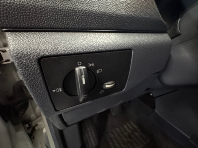 2011 Ford Transit Connect XLT 2.0 Liter I4 4D cargo Van FWD