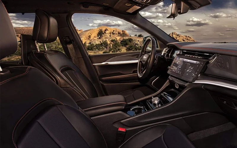 Grand Cherokee interior